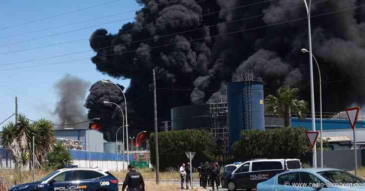Chemie-Explosion: 77.000 Spanier sollen nicht ins Freie