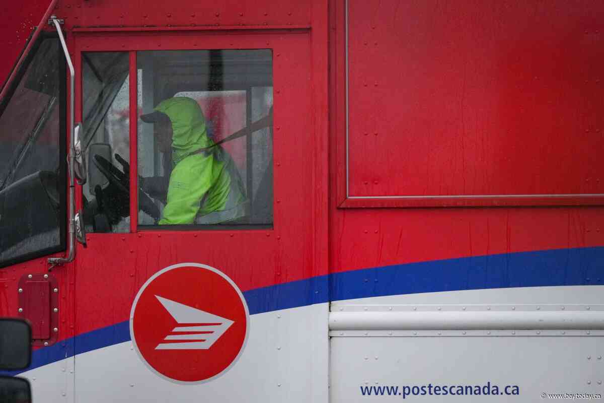 Canada Post hits pause on negotiations with union as May deadline nears