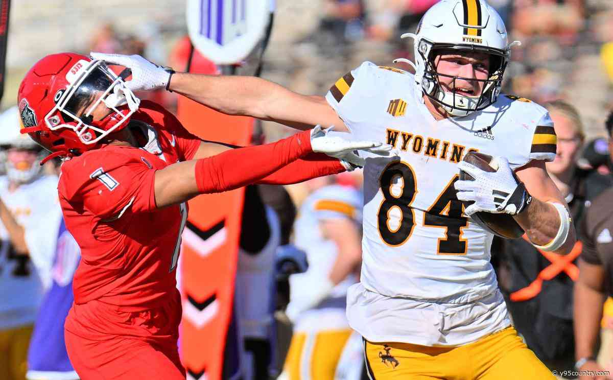 Why Did Tight End John Michael Gyllenborg Stay at Wyoming?