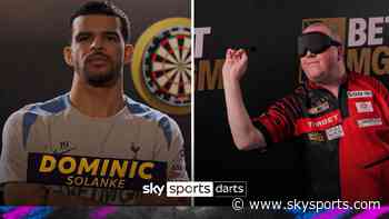 Darts in the Dark! | Spurs stars take on the world's best darts players...blindfolded!