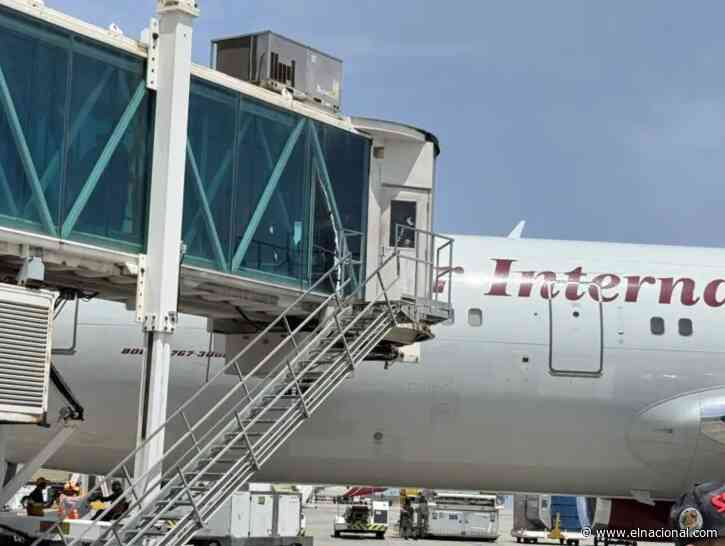 Otro vuelo con migrantes venezolanos llegó a Venezuela desde Estados Unidos