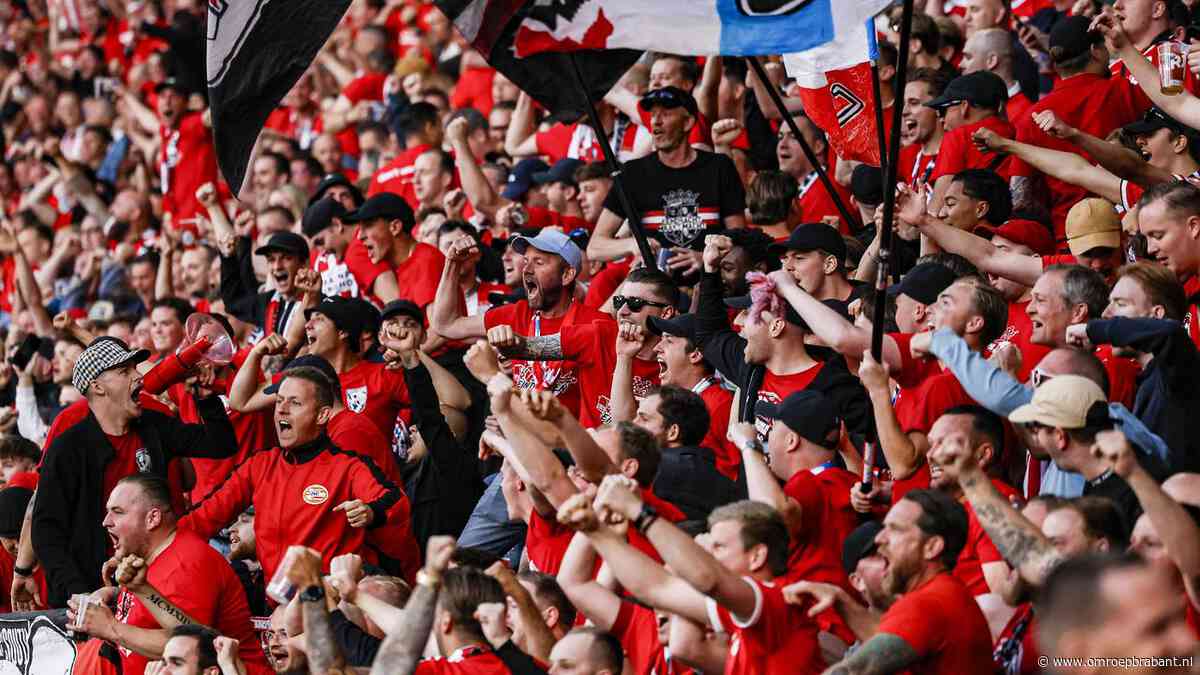 Titelrace PSV: Kampioensschaal in Groningen, PSV-fans vol vertrouwen