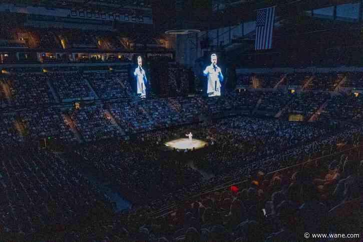 A record-setting performance. Nate Bargatze  sells 11,870 tickets for second performance at Memorial Coliseum