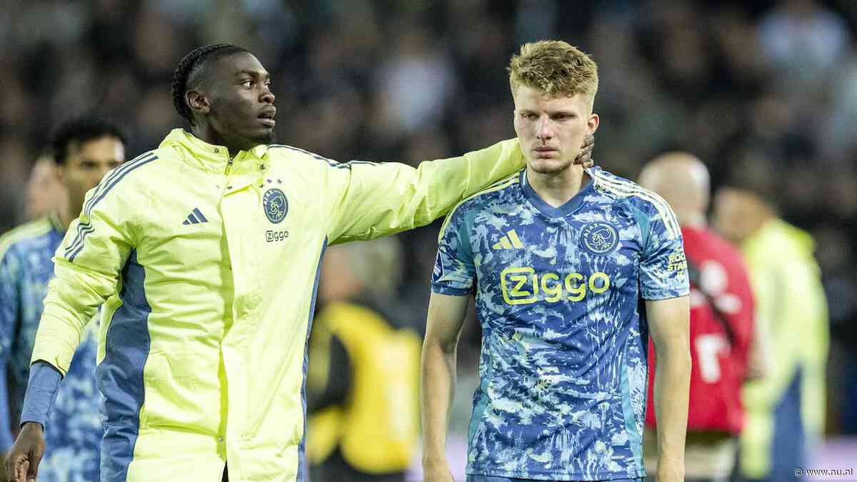 In beeld | Zo beleefden Ajax en PSV de bizarre voorlaatste Eredivisie-speelronde