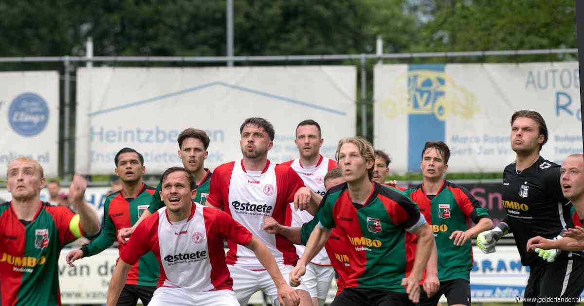 Luc breekt zijn scheenbeen en moet als ‘mummie’ de seizoensontknoping van zijn vrienden bij WAVV volgen: ‘Ik kan helemaal niets’