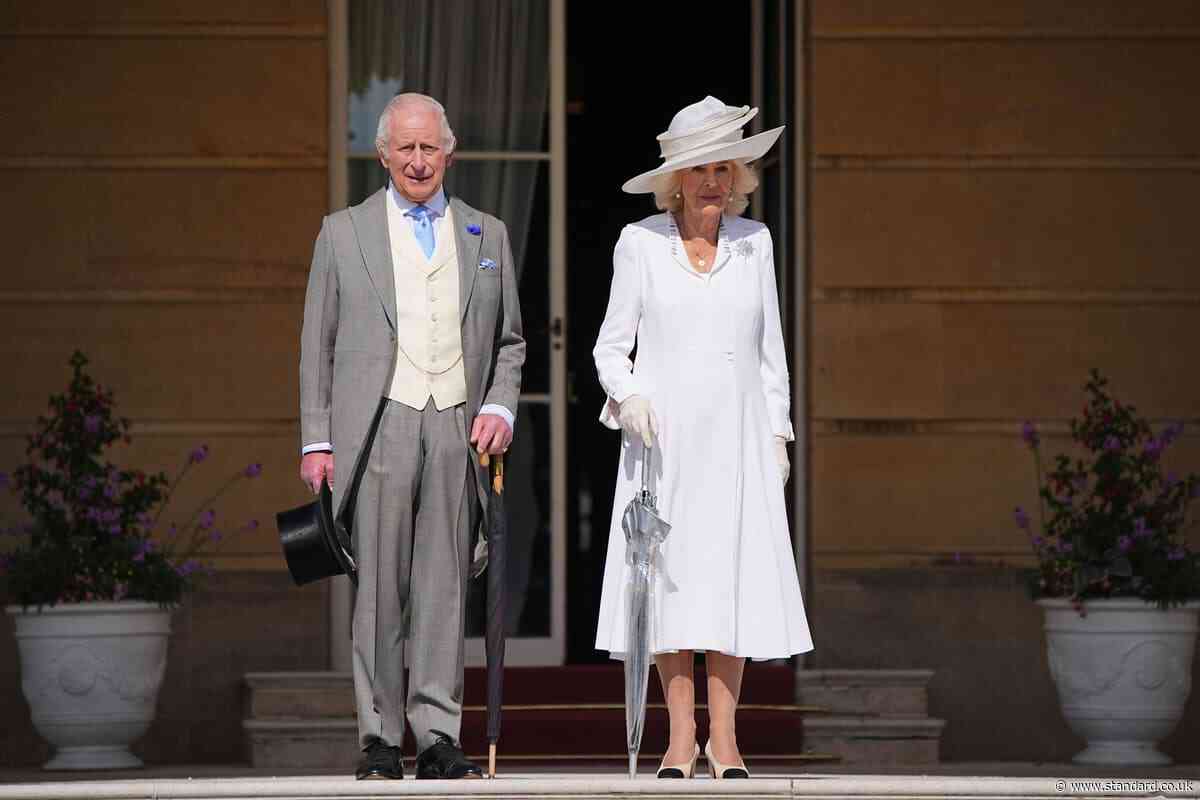 King meets social influencer teacher dubbed the ‘pied piper’ at garden party