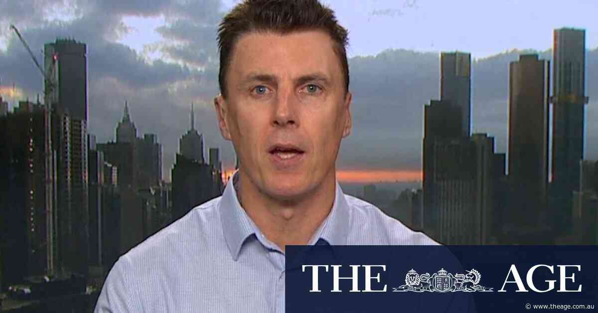Lloyd clips AFL over umpire fiasco