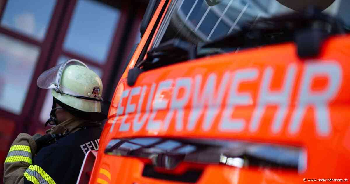 Anbau eines Wohnhauses in Flammen – Nachbarhäuser evakuiert