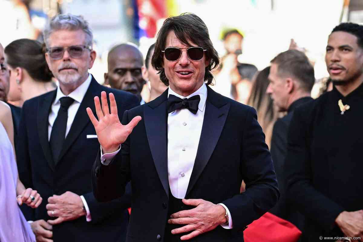 Tom Cruise et l'équipe du film "Mission Impossible" accueillis sur le tapis rouge par un orchestre cannois, les images géniales d'un générique mythique