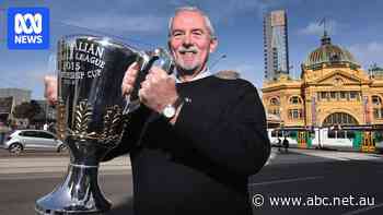 Carlton premiership player and coach Robert Walls dies aged 74