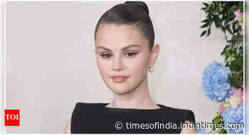 Selena turns heads at event amidst controversy