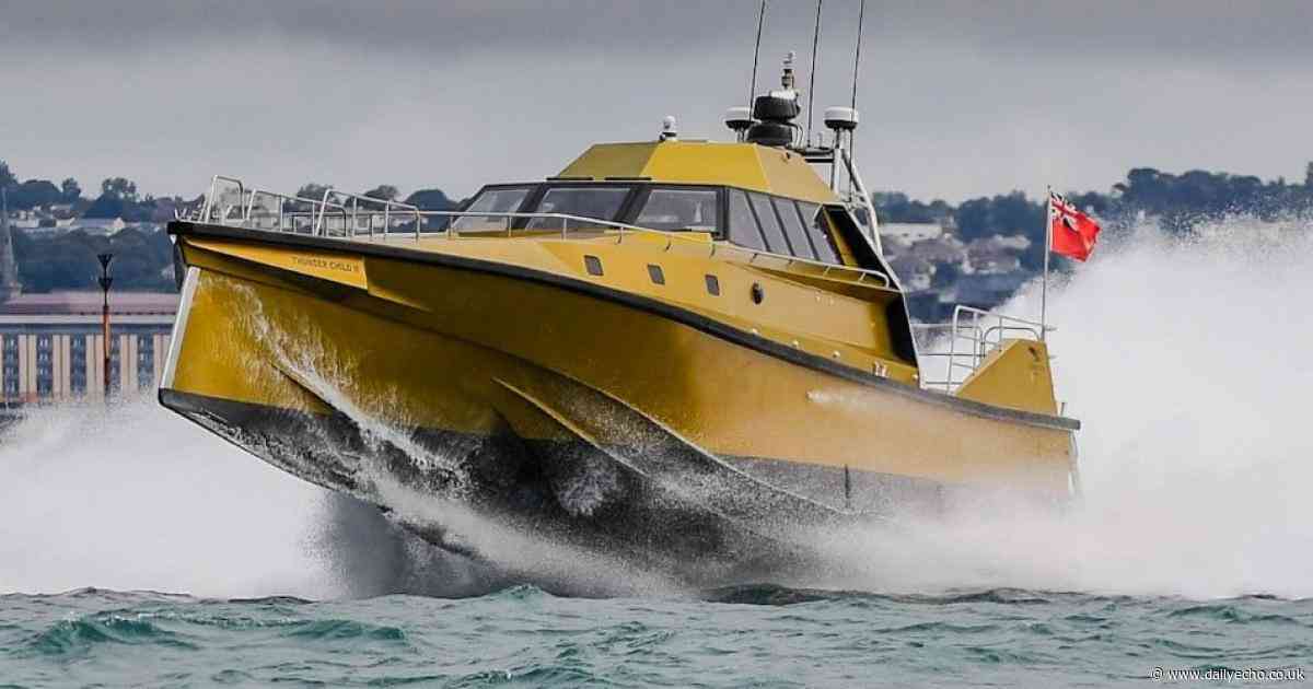 Record-breaking powerboat with six world records to appear at boat show