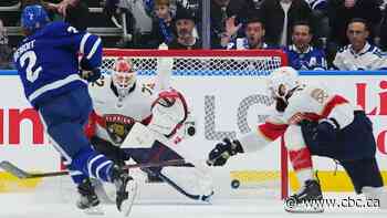 Panthers wallop listless Maple Leafs in Toronto to take 3-2 series lead