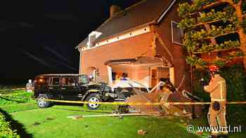Jeep rijdt in op woning in Budel, bewoners ongedeerd