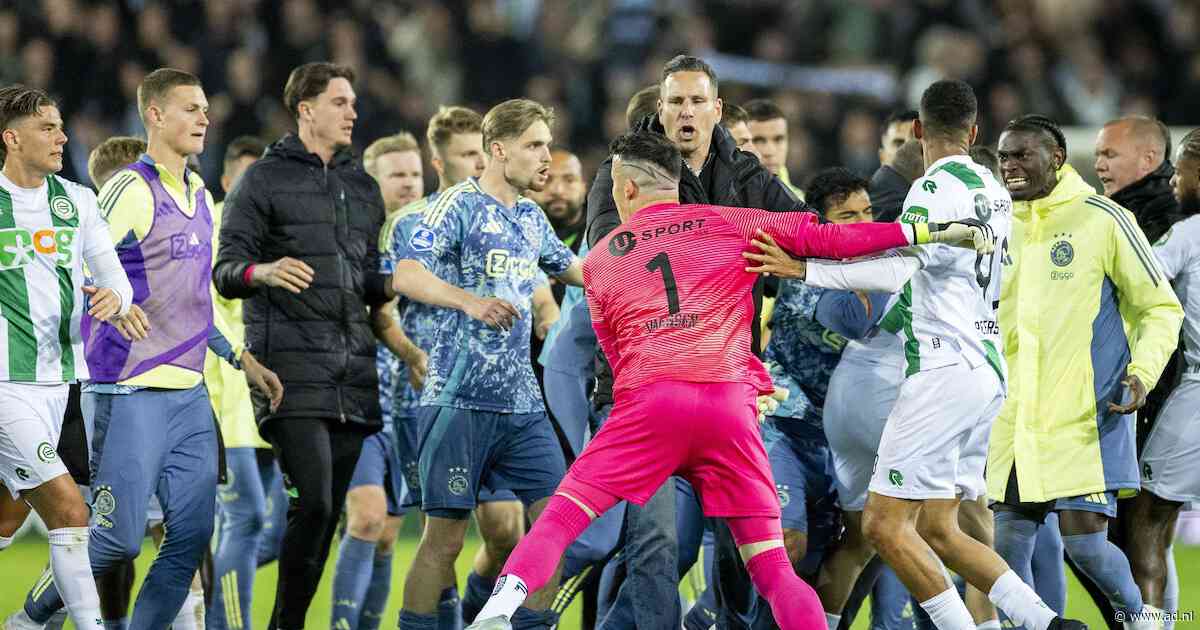 Chaos, matpartij en tranendal bij Ajax in Euroborg: ‘Ik wou dat ik ongelijk had’