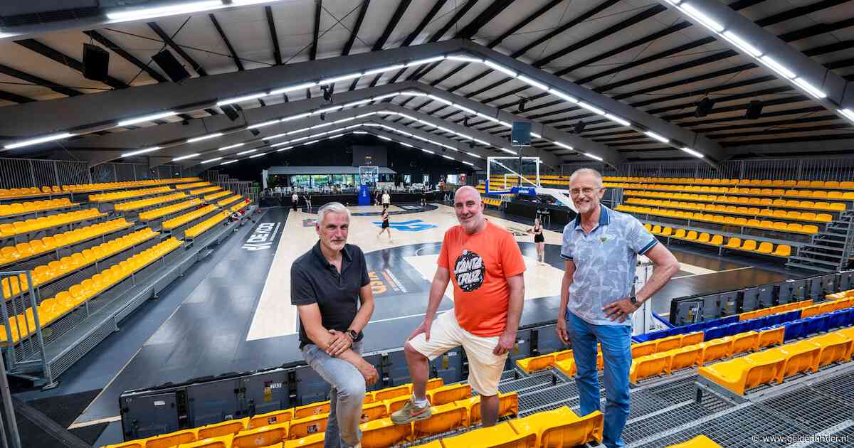 Sporthal De Kooi in handen van jarig Batouwe: ‘We kunnen ons weer met basketbal bezighouden’