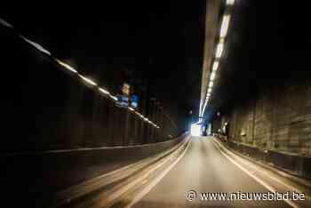 Files tot anderhalf uur in omgeving Rogiertunnel na ongeval en interventie