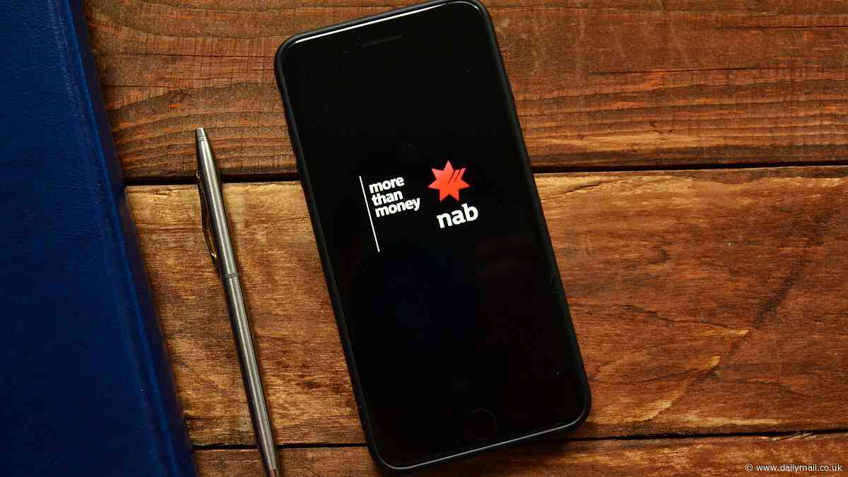 NAB outage: Chaos ensues as thousands of Aussies are locked out of their bank accounts