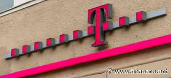 Deutsche Telekom-Aktie im Plus: Telekom-Umsatz sinkt, Ausblick angehoben