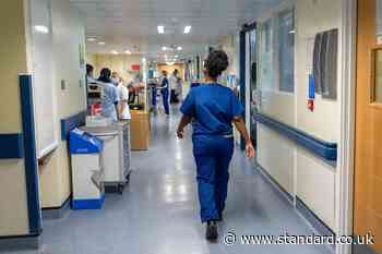 Unite members accept 8% NHS pay deal