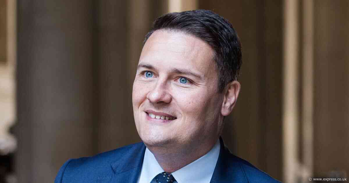 Labour to hand NHS bosses £30k bonuses in scheme that could cost millions