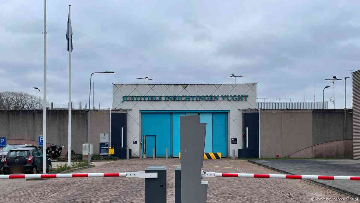 Gevangenismedewerker slaapt in cel en wordt ontslagen