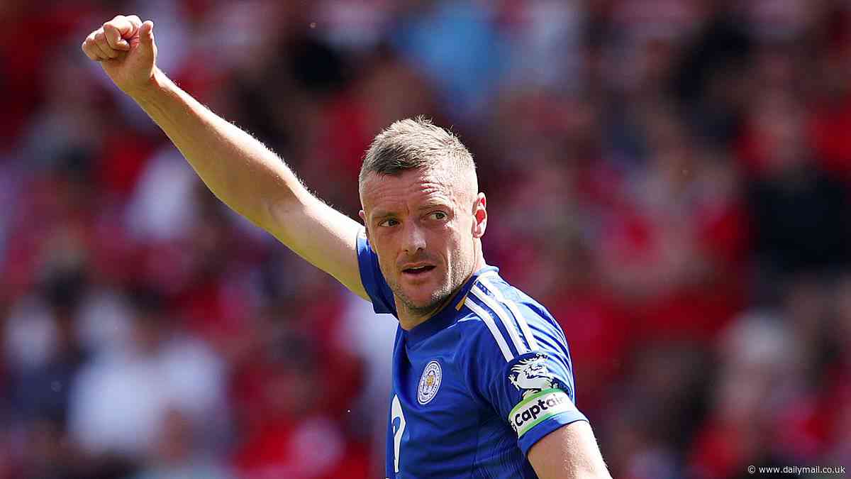 Jamie Vardy handed EARLY EXIT from Leicester City as club make bizarre announcement about his 'last game'