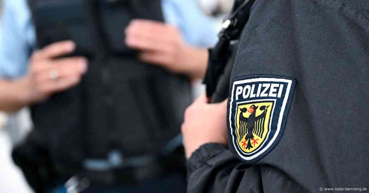 Streit in S-Bahn: Mann verletzt Unbekannten mit Küchenmesser