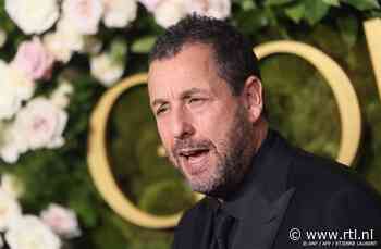 Adam Sandler brengt eerbetoon aan overleden alligator