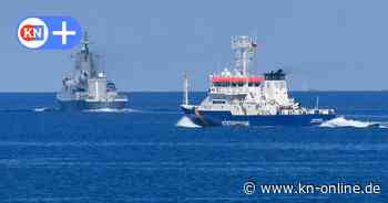 Russische Fregatte der Schwarzmeerflotte auf dem Weg ins Mittelmeer