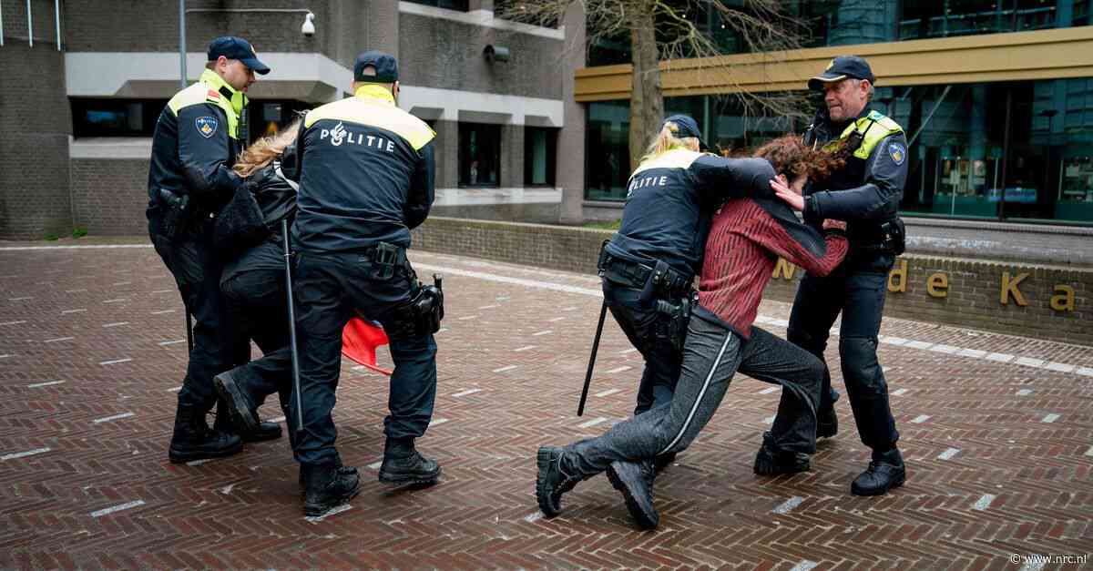 De politie moet demonstraties faciliteren, maar niemand weet precies wat dat inhoudt