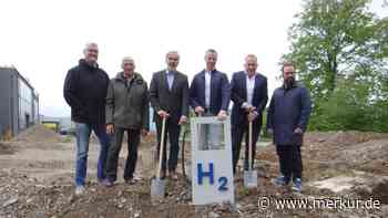 Spatenstich für die neue Wasserstoff-Tankstelle am Allgäu-Airport