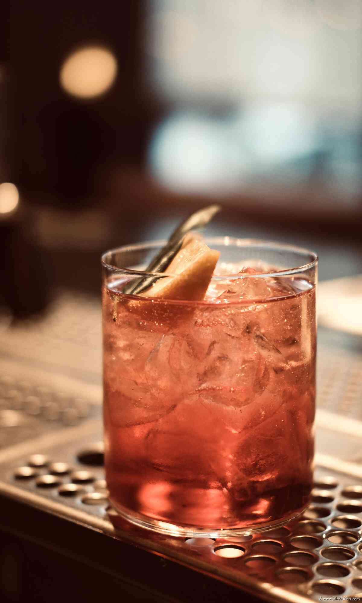 Cocktails inspirés, ambiance feutrée et sons vinyles: à Nice, SuperBar s’est inspiré de l’esprit des kissa japonais