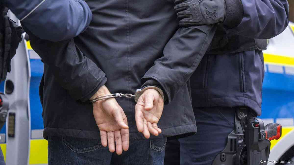 21-Jähriger würgt älteren Mann und tritt Bewusstlosem gegen Kopf