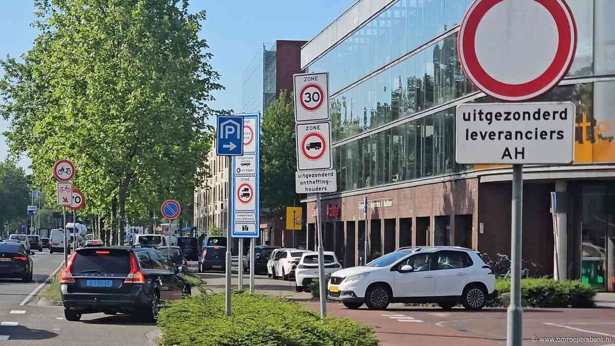 Wildgroei aan verkeersborden: 'Je vergeet bijna waar je moet rijden'