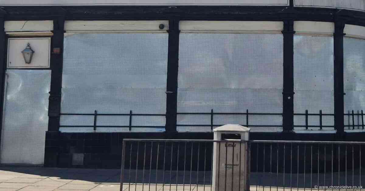 Famous Gateshead pub boarded up months after shutting down on 'ghost town' street