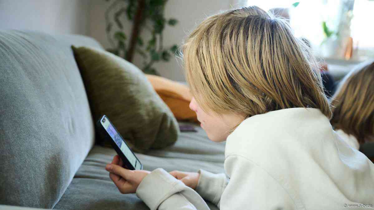 Experten warnen vor Folgen: Deutsche Jugendliche laut Studie zu lange vor Bildschirm