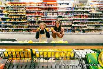“Krijgen we vandaag al betaald?”: 11-jarige leerlingen werken voor één dag mee in Albert Heijn