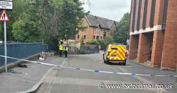 Bomb squad and emergency services called to incident in Oxford