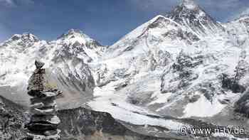 Erster Toter der Kletter-Saison: Philippinischer Bergsteiger stirbt am Mount Everest
