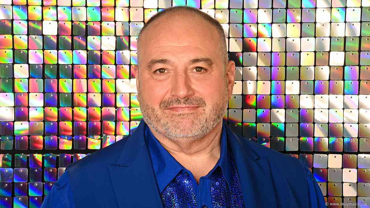 Wynne Evans is 'suing producers' after he 'suffered a double fracture and two snapped ligaments' but was 'told to continue dancing' on Strictly