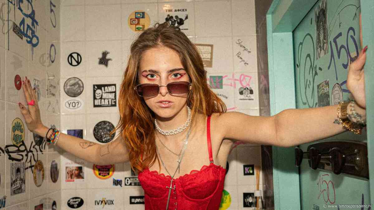 Zangeres XXJULÍA wint prijs voor nieuw talent: 'Vieren met een friettafel'