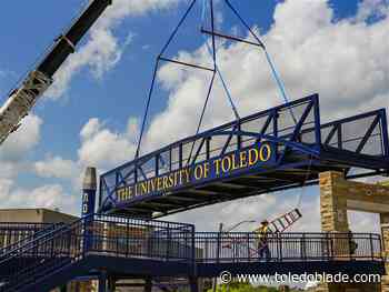 Photo Gallery: University of Toledo&#39;s new pedestrian bridge installed over Douglas Road
