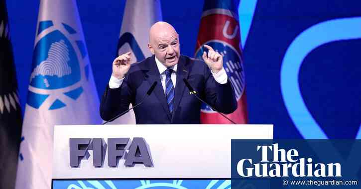 Delegates walk out of Fifa congress after Infantino arrives late from Trump trip