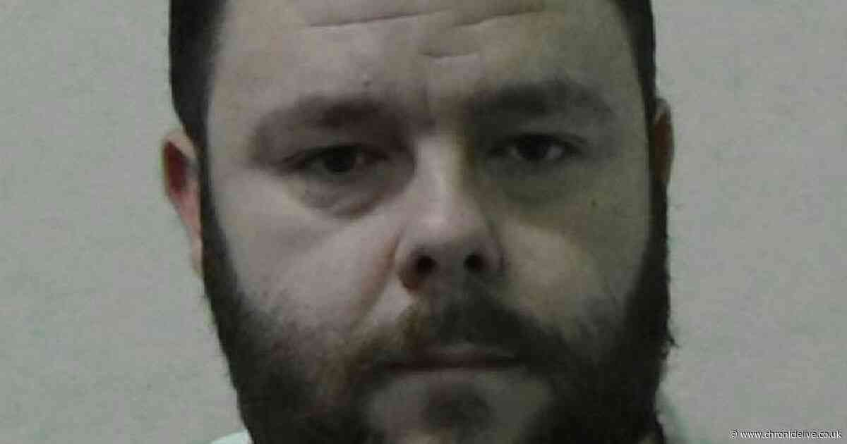 Wallsend pervert offered woman he met on dating app £300 to sexually abuse her granddaughter
