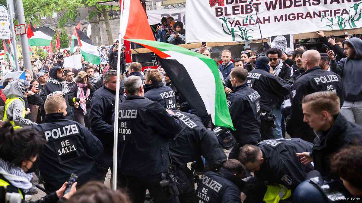 Mindestens 30 Festnahmen: Polizist wird bei Nakba-Demo in Berlin schwer verletzt