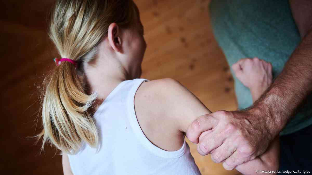 Mädchen über Jahre von eigenen Eltern gefoltert