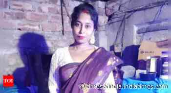 Kolkata woman posts Facebook pic in stolen sari, lands in cop net