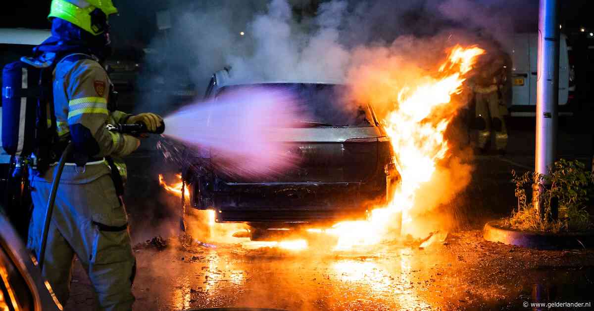 Drie nachten op rij autobranden in Arnhem: dit kun je doen om de kans op brand te verkleinen