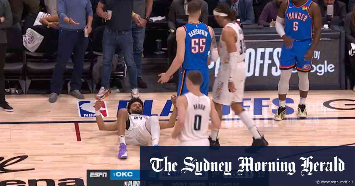 Ill Murray nails four point play